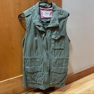 Ashley Outerwear Cargo Vest